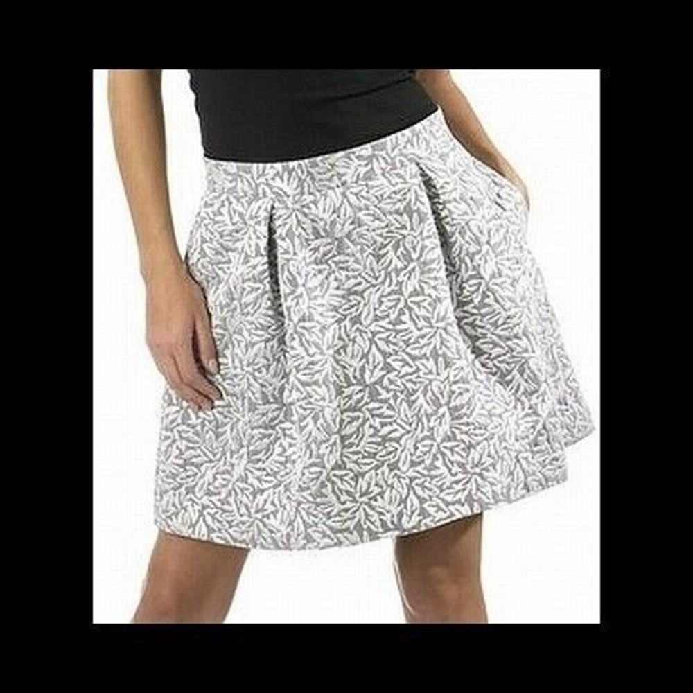 BEHNAZ SARAFPOUR SILVER METALLIC MINI SKIRT JUNIOR'S SIZE 11 POCKETS FULLY LINED